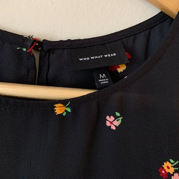 ❗️SALE❗️Who What Wear // Black Floral Tank - Picture 2 of 7